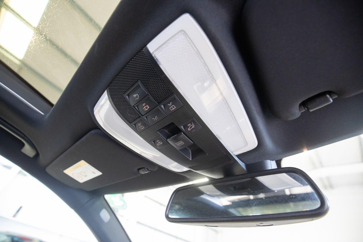 Used Mercedes-Benz E Class for sale - 77659110: Photo 36