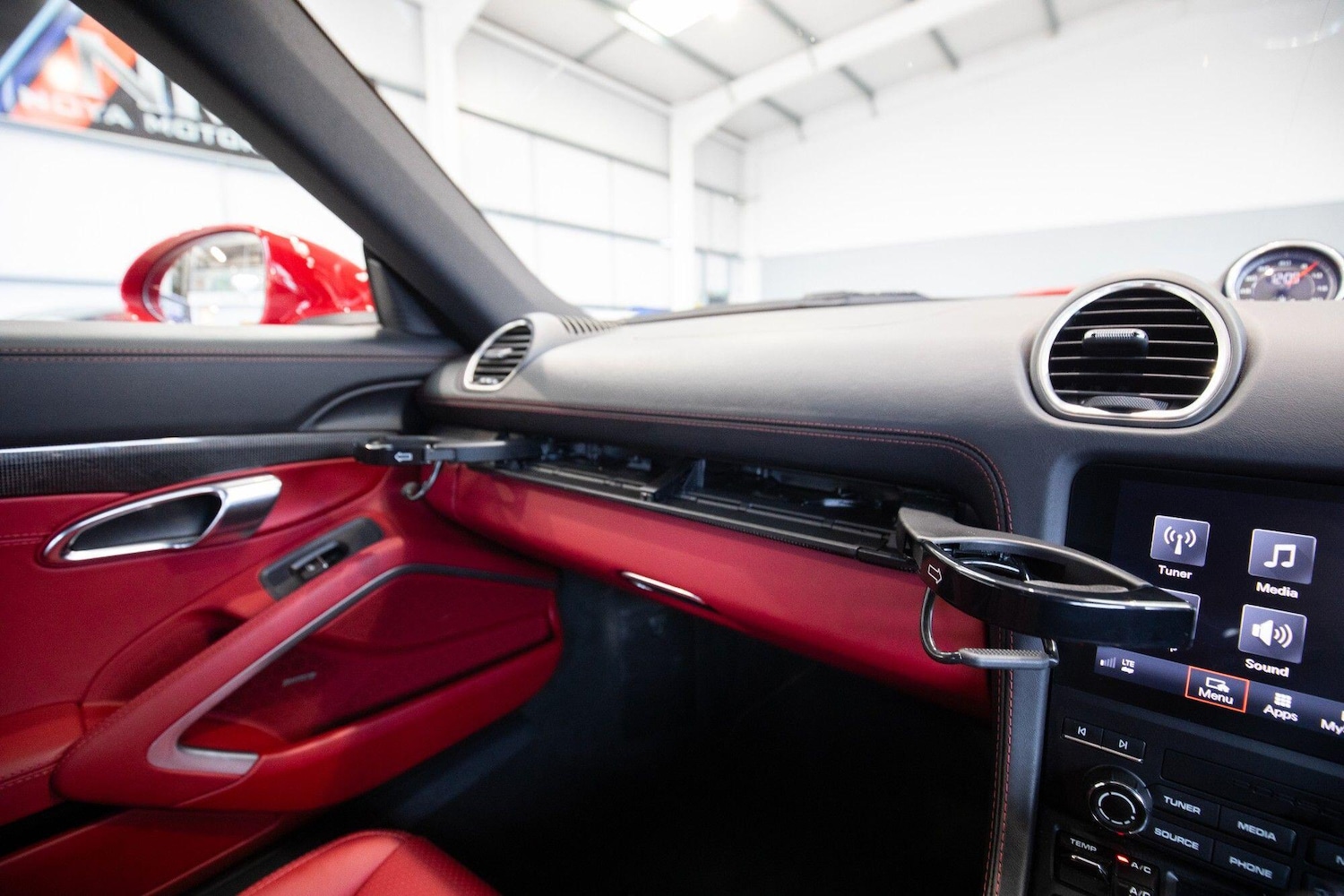 Used Porsche Cayman 2024 for sale - 77784497: Photo 41