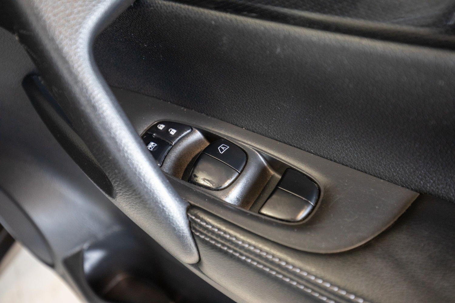 Used Nissan X-Trail for sale - 77958177: Photo 24