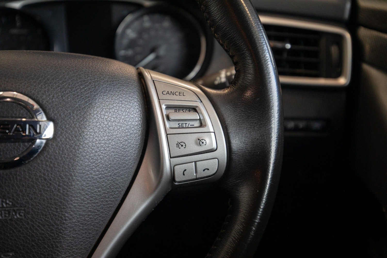 Used Nissan X-Trail for sale - 77958177: Photo 27