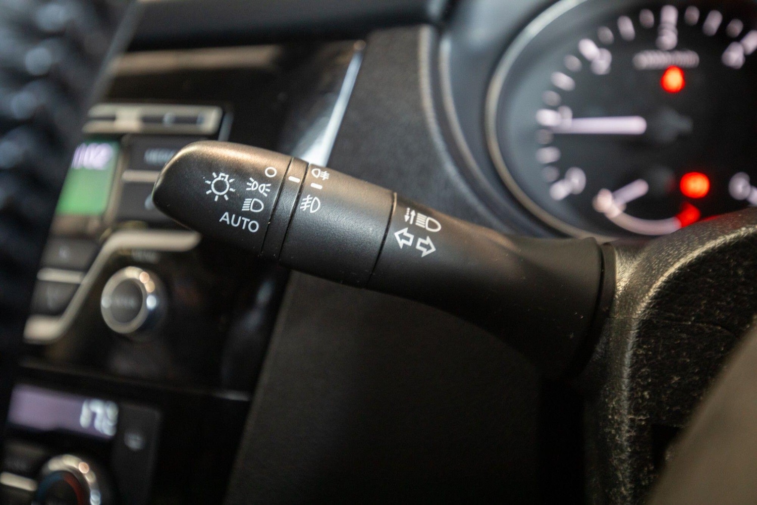 Used Nissan X-Trail for sale - 77958177: Photo 28