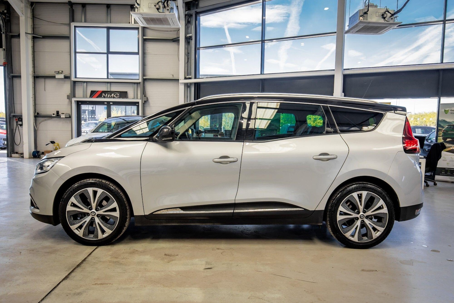 Used Renault Grand Scenic 2017 for sale - 78157196: Photo 10