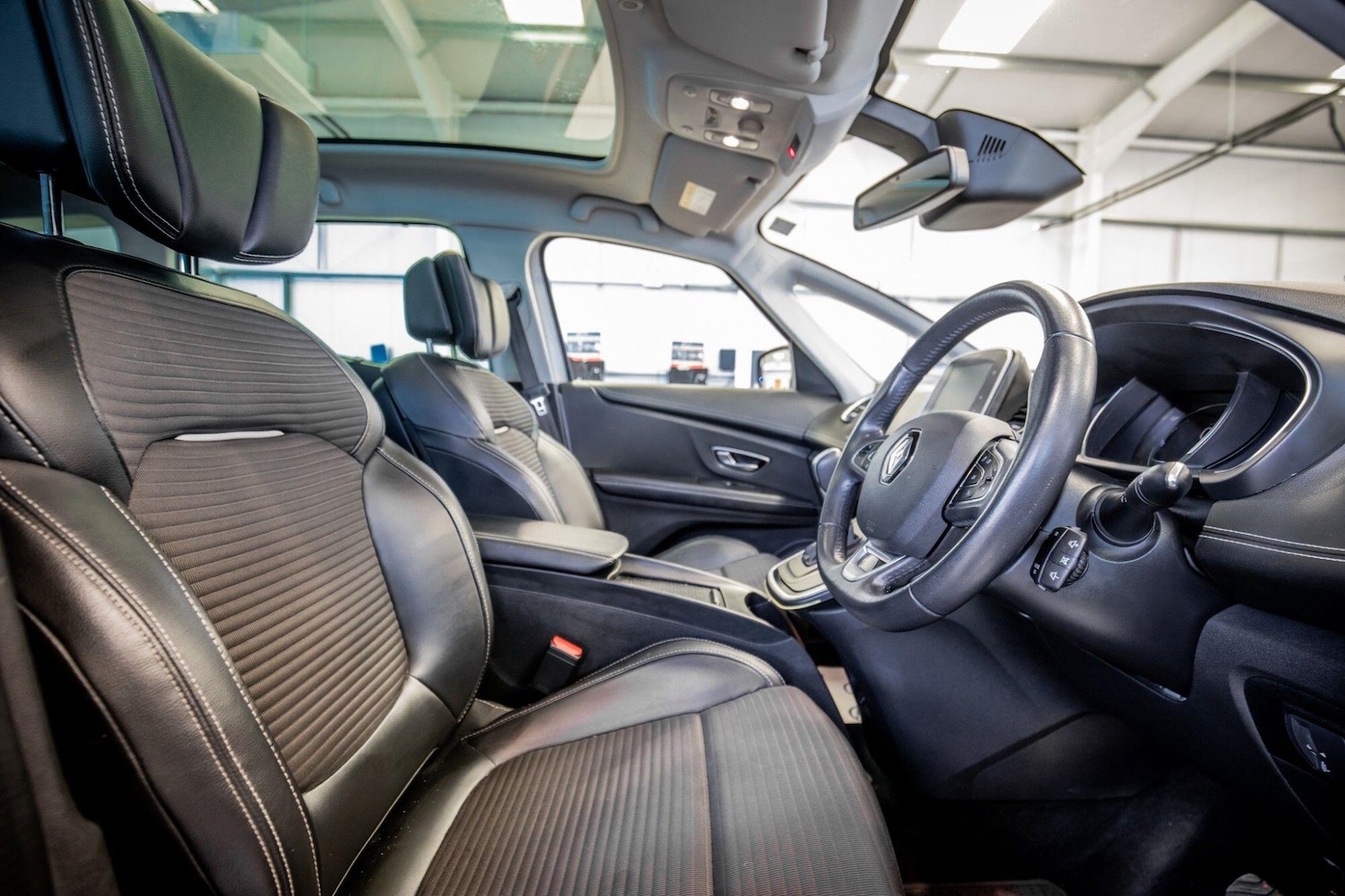 Used Renault Grand Scenic 2017 for sale - 78157196: Photo 3