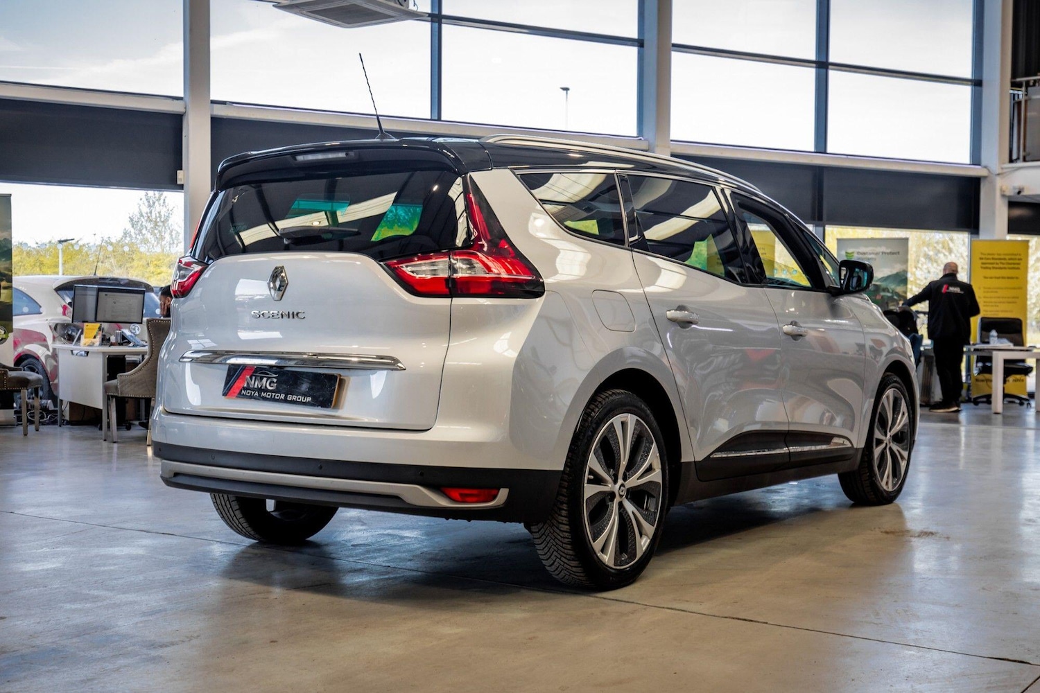 Used Renault Grand Scenic 2017 for sale - 78157196: Photo 32