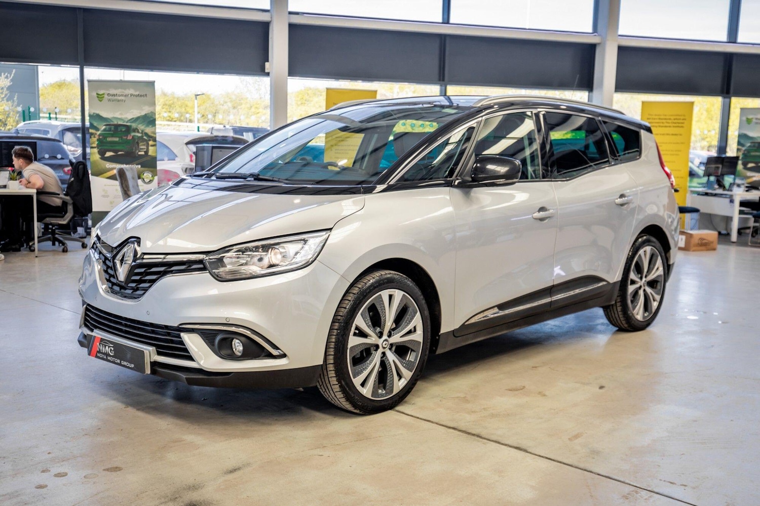 Used Renault Grand Scenic 2017 for sale - 78157196: Photo 9