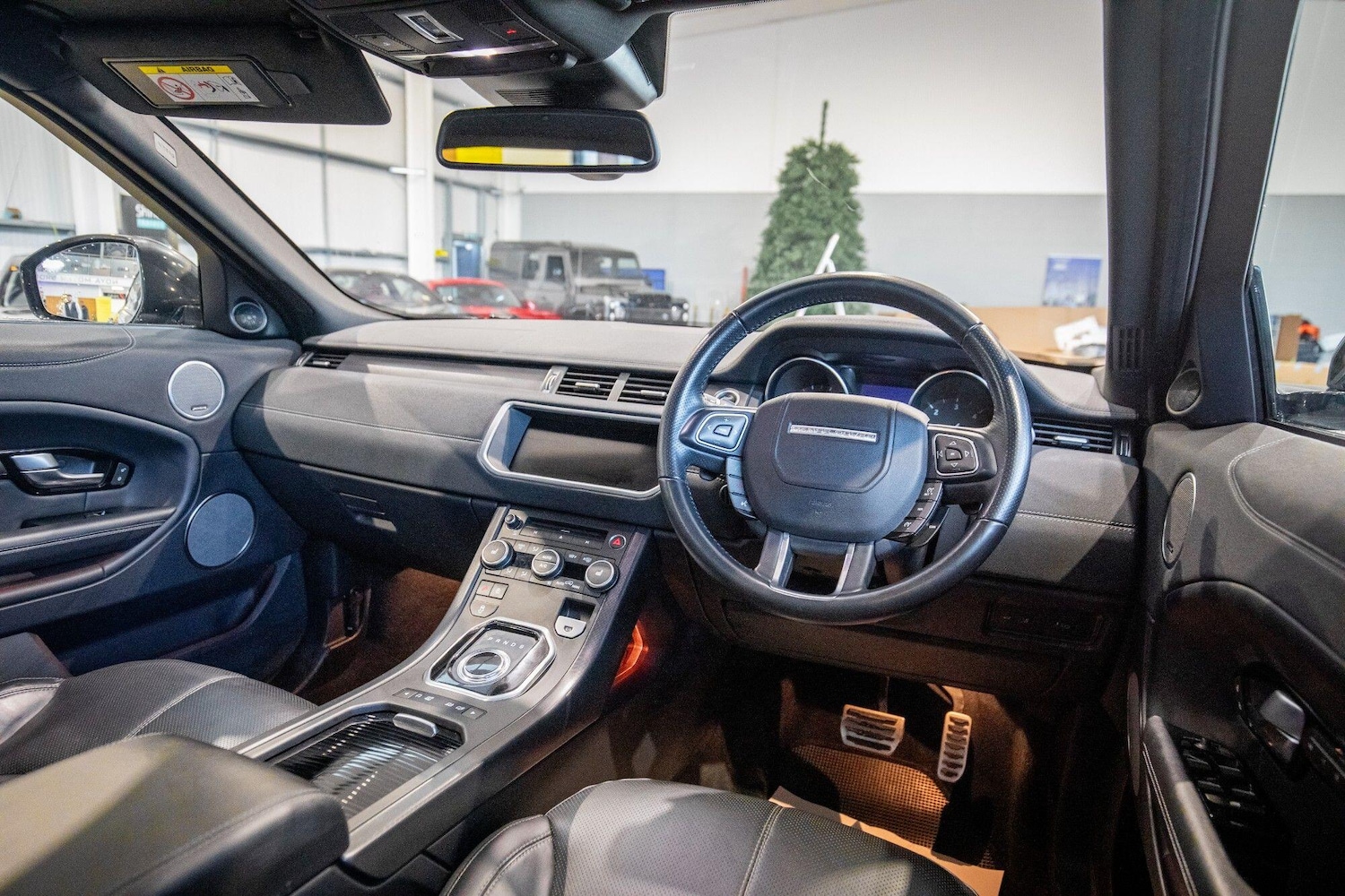 Used Land Rover Range Rover Evoque 2019 for sale - 76823611: Photo 2