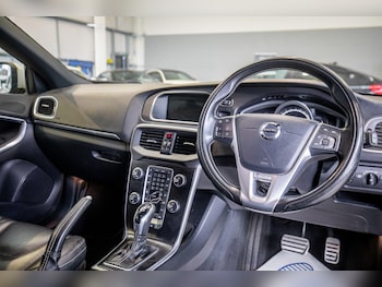 Used Volvo V40 2019 for sale - 76824308: Photo