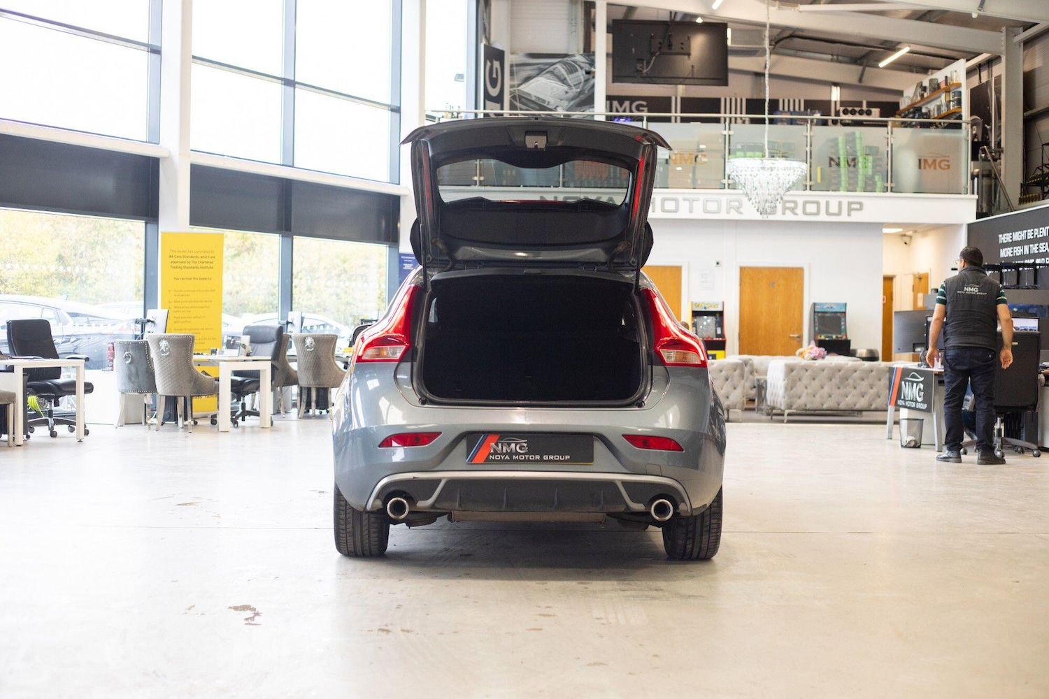 Used Volvo V40 for sale - 76824308: Photo 40