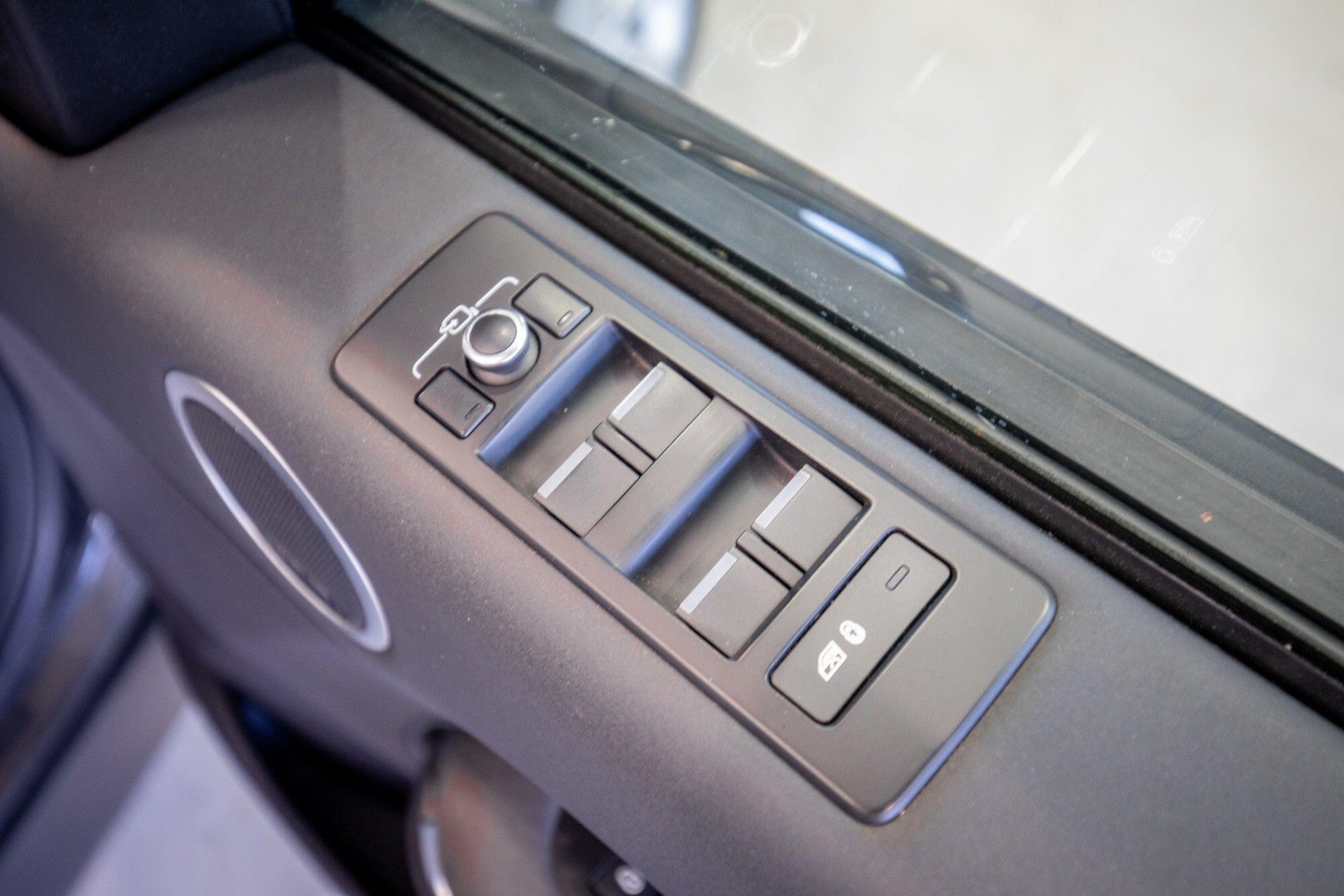 Used Land Rover Discovery 2018 for sale - 76824507: Photo 15