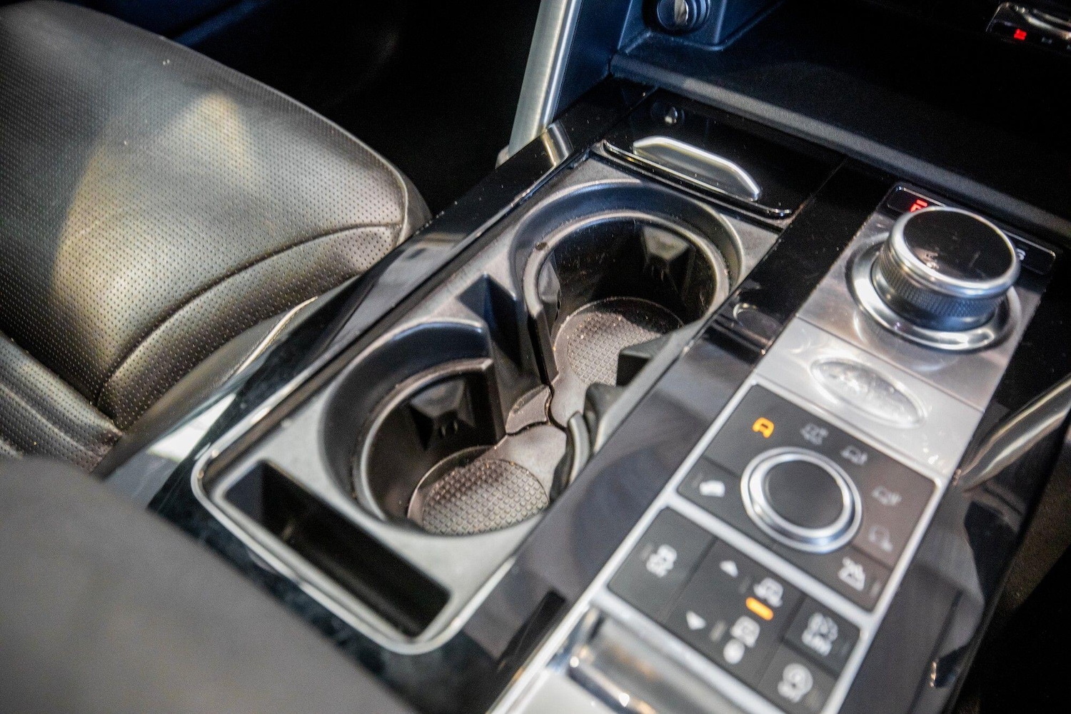 Used Land Rover Discovery 2018 for sale - 76824507: Photo 40