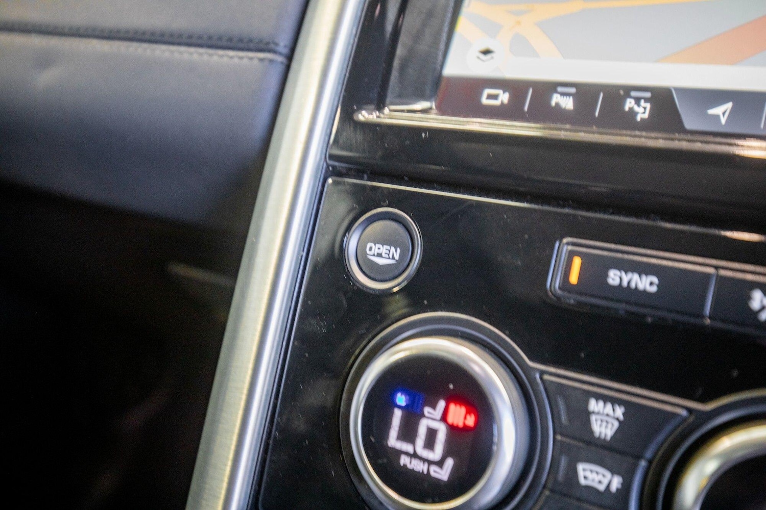 Used Land Rover Discovery 2018 for sale - 76824507: Photo 44