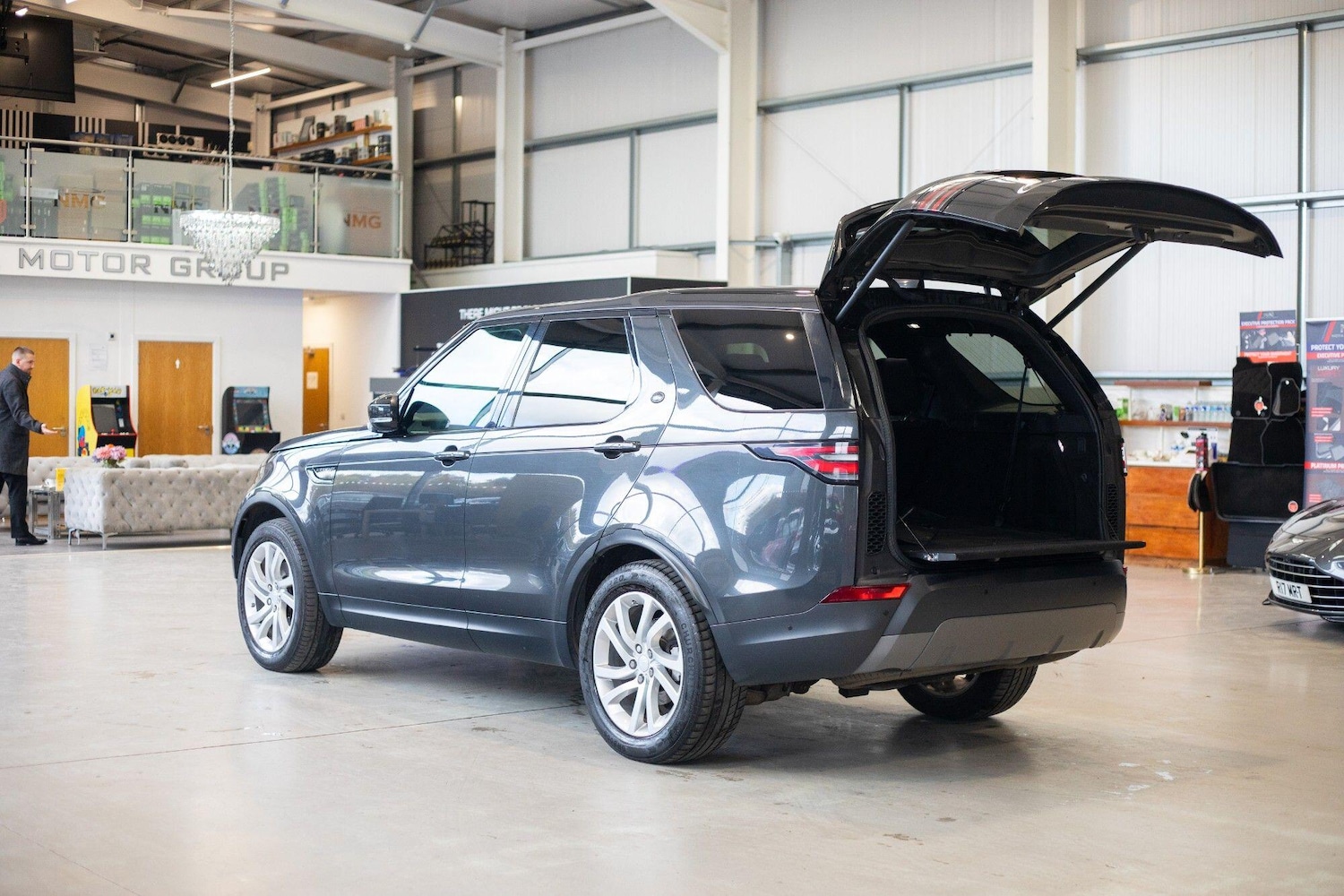 Used Land Rover Discovery 2018 for sale - 76824507: Photo 68