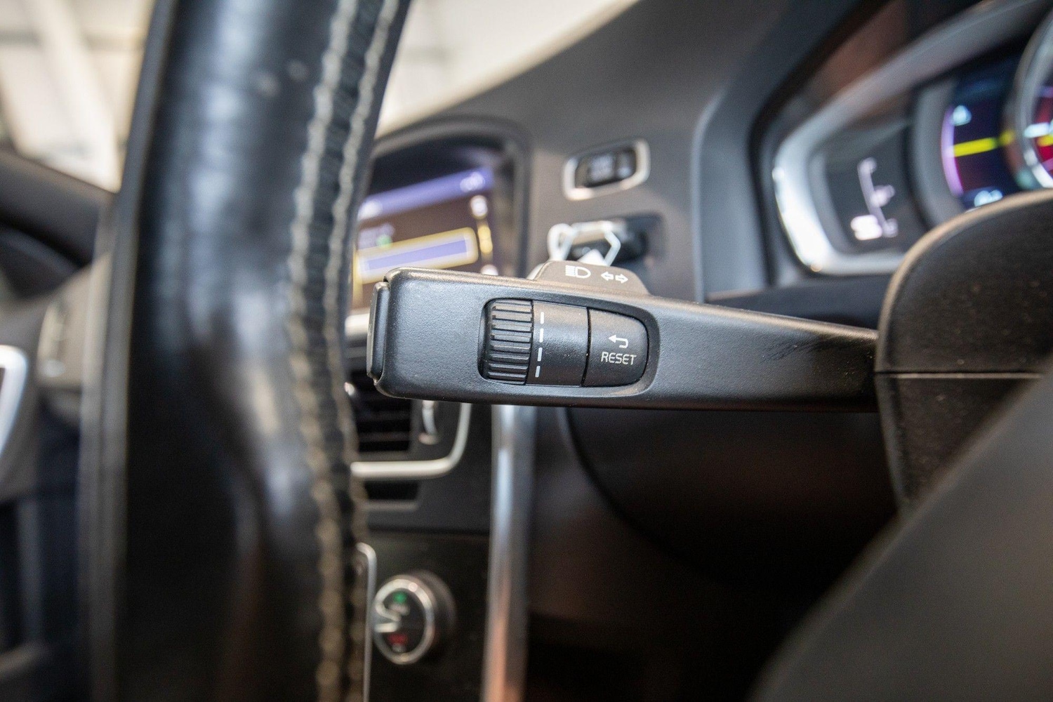 Used Volvo V60 for sale - 76825127: Photo 29