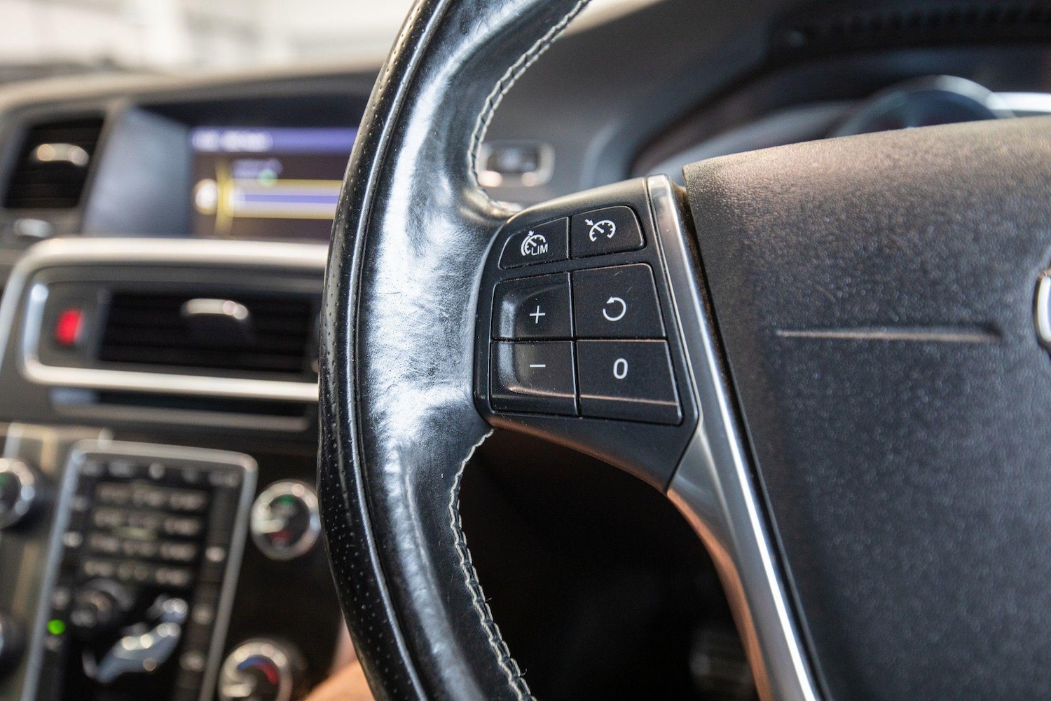 Used Volvo V60 for sale - 76825127: Photo 31