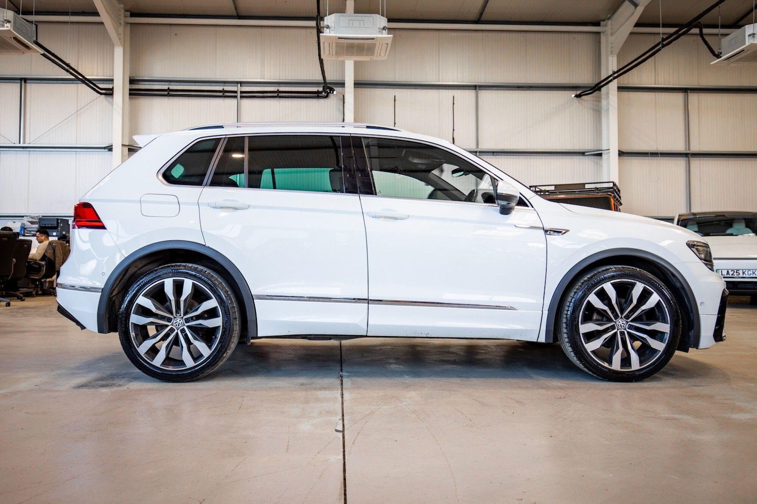 Used Volkswagen Tiguan for sale - 77957228: Photo 11