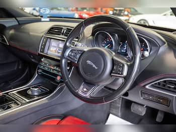 Used Jaguar XE 2017 for sale - 79690643: Photo