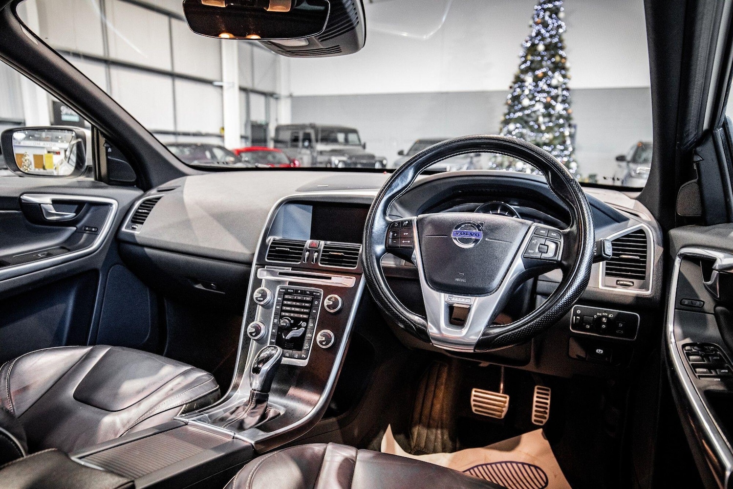 Used Volvo XC60 2016 for sale - 76866256: Photo 2