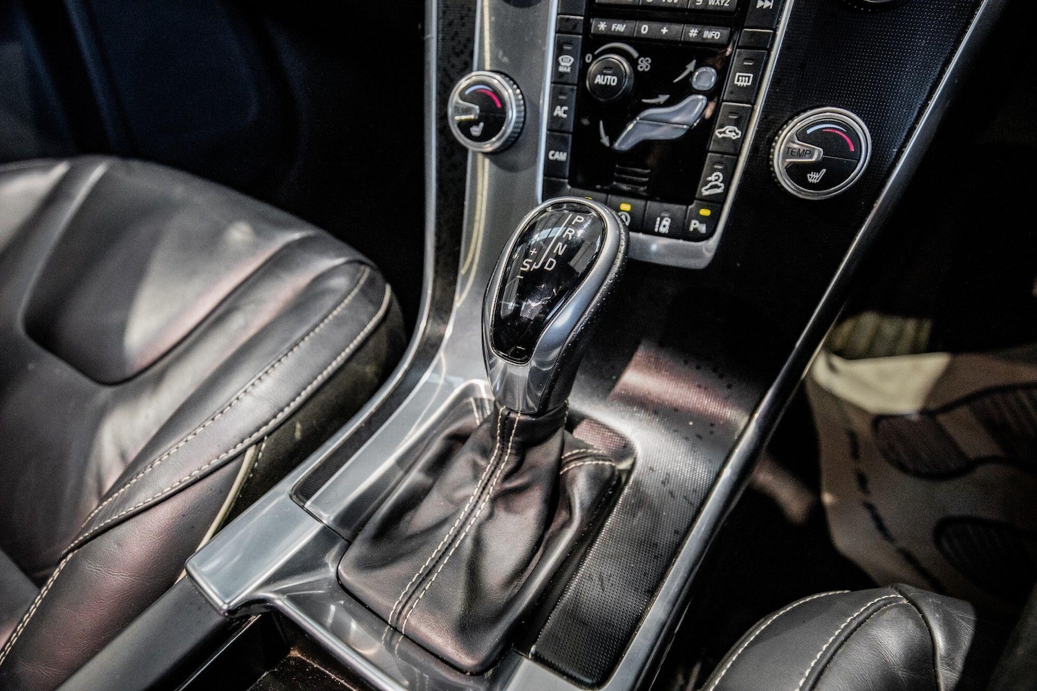 Used Volvo XC60 2016 for sale - 76866256: Photo 32