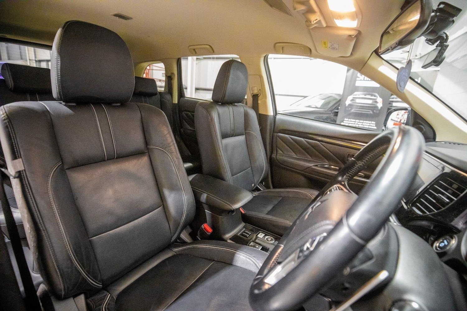 Used Mitsubishi Outlander 2018 for sale - 77709404: Photo 3