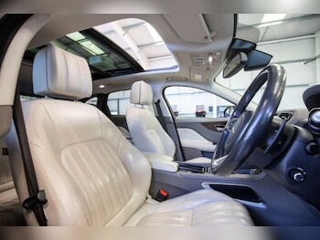 Used Jaguar F-Pace 2017 for sale - 78382521: Photo