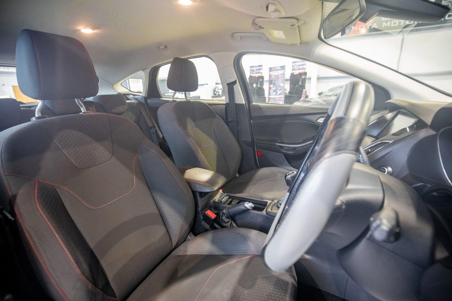 Used Ford Focus for sale - 76824450: Photo 3