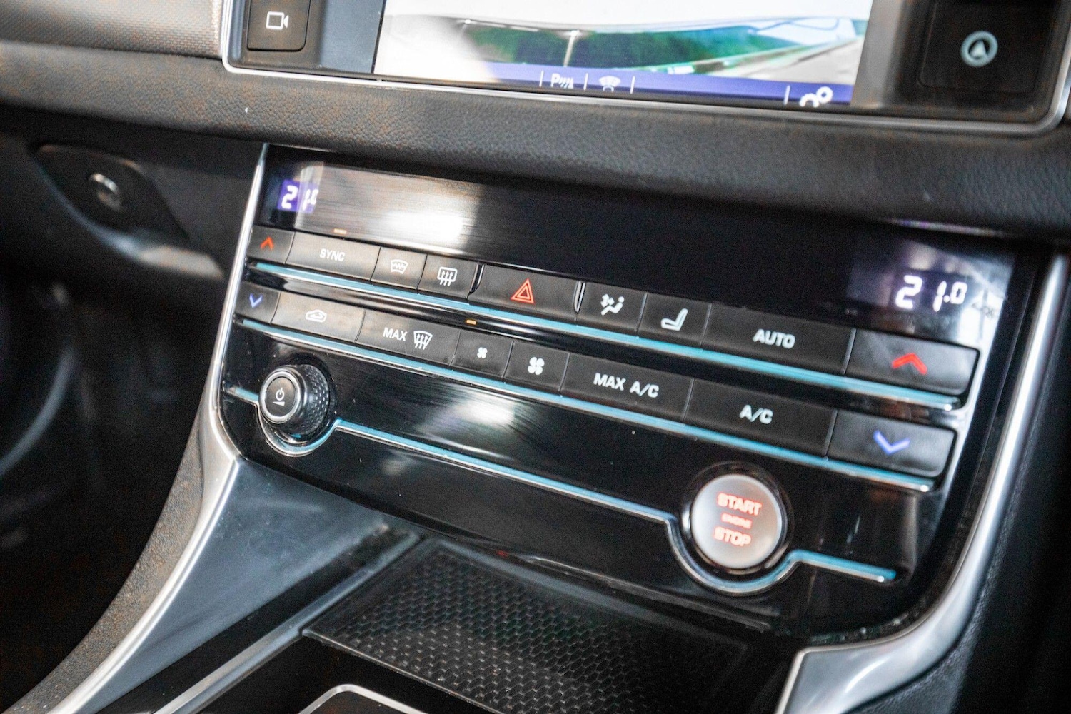 Used Jaguar XF 2017 for sale - 78062996: Photo 27