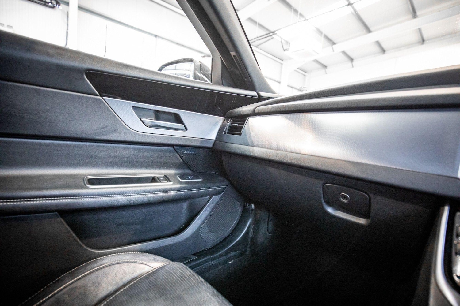 Used Jaguar XF 2017 for sale - 78062996: Photo 29