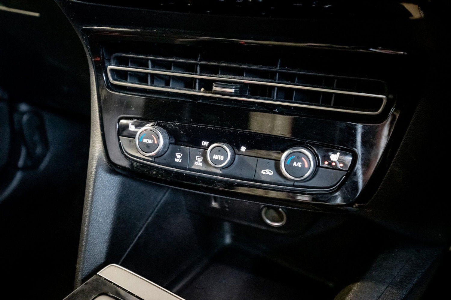 Used Vauxhall Mokka Electric for sale - 77957663: Photo 27