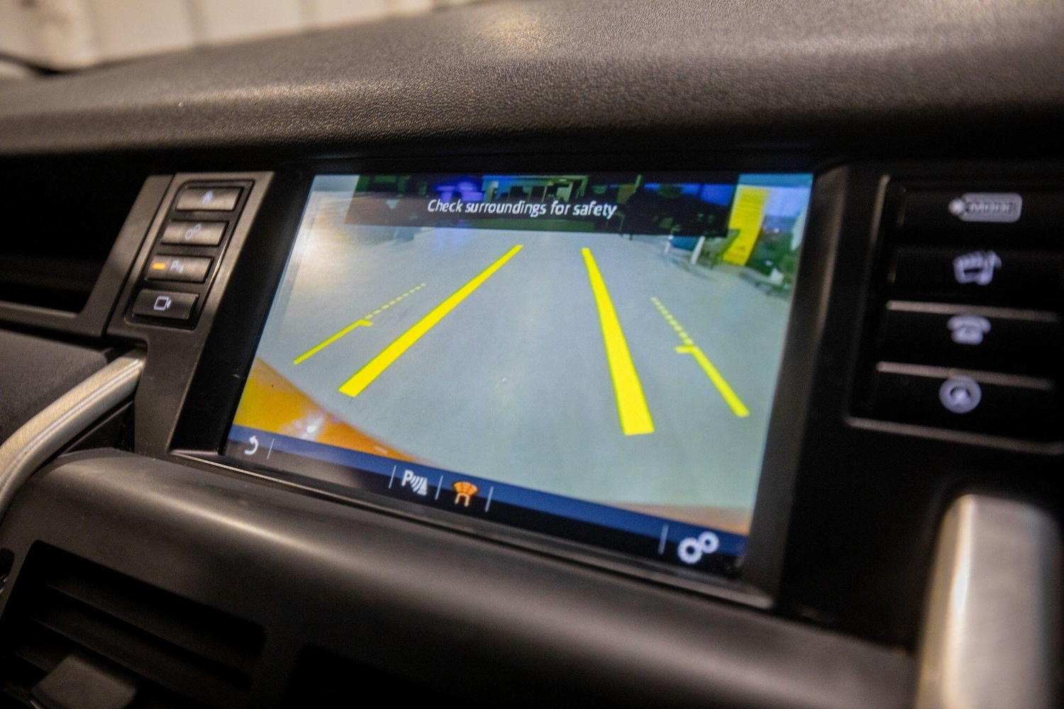 Used Land Rover Discovery Sport 2016 for sale - 77637748: Photo 26