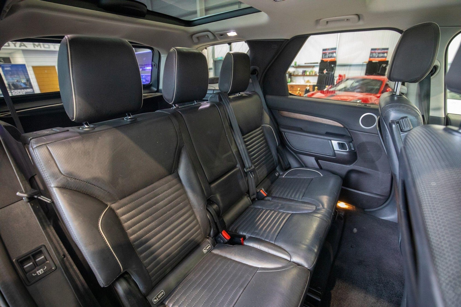 Used Land Rover Discovery 2017 for sale - 78156612: Photo 14