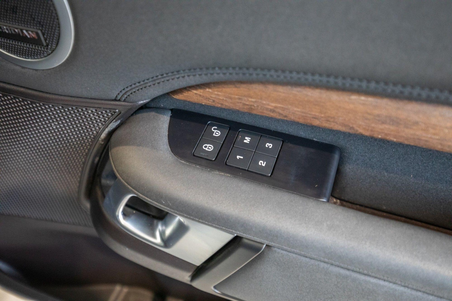 Used Land Rover Discovery 2017 for sale - 78156612: Photo 17