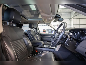 Used Land Rover Discovery 2017 for sale - 78156612: Photo