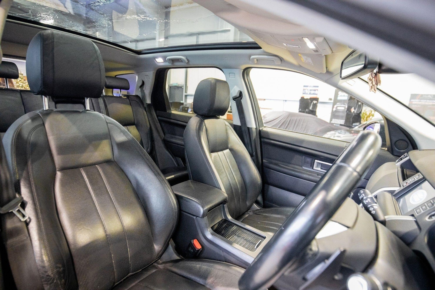 Used Land Rover Discovery Sport 2016 for sale - 76824900: Photo 3