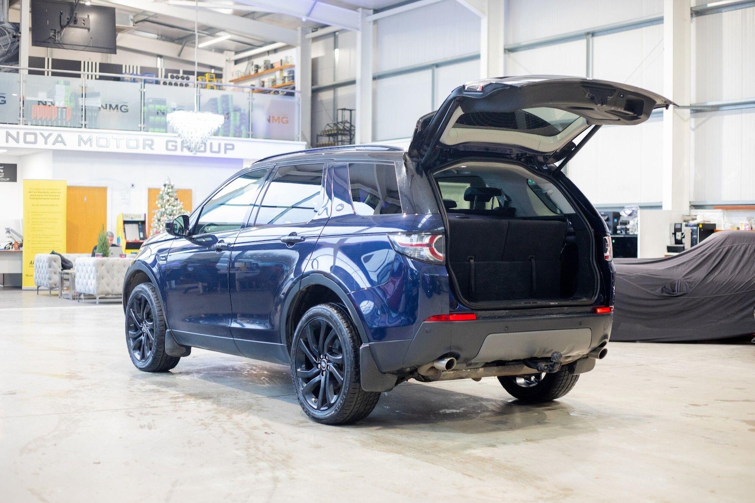 Used Land Rover Discovery Sport 2016 for sale - 76824900: Photo 41