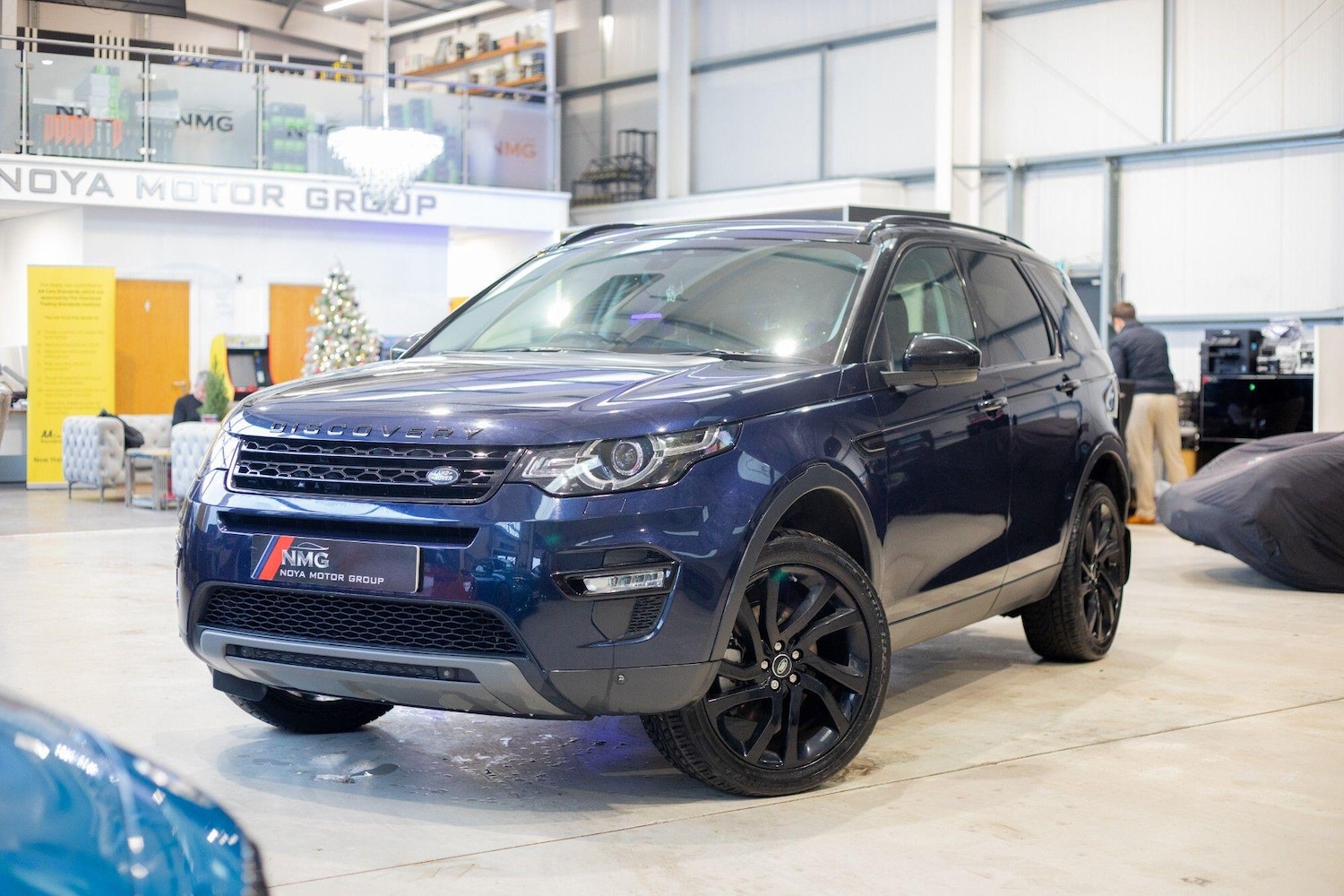 Used Land Rover Discovery Sport 2016 for sale - 76824900: Photo 5