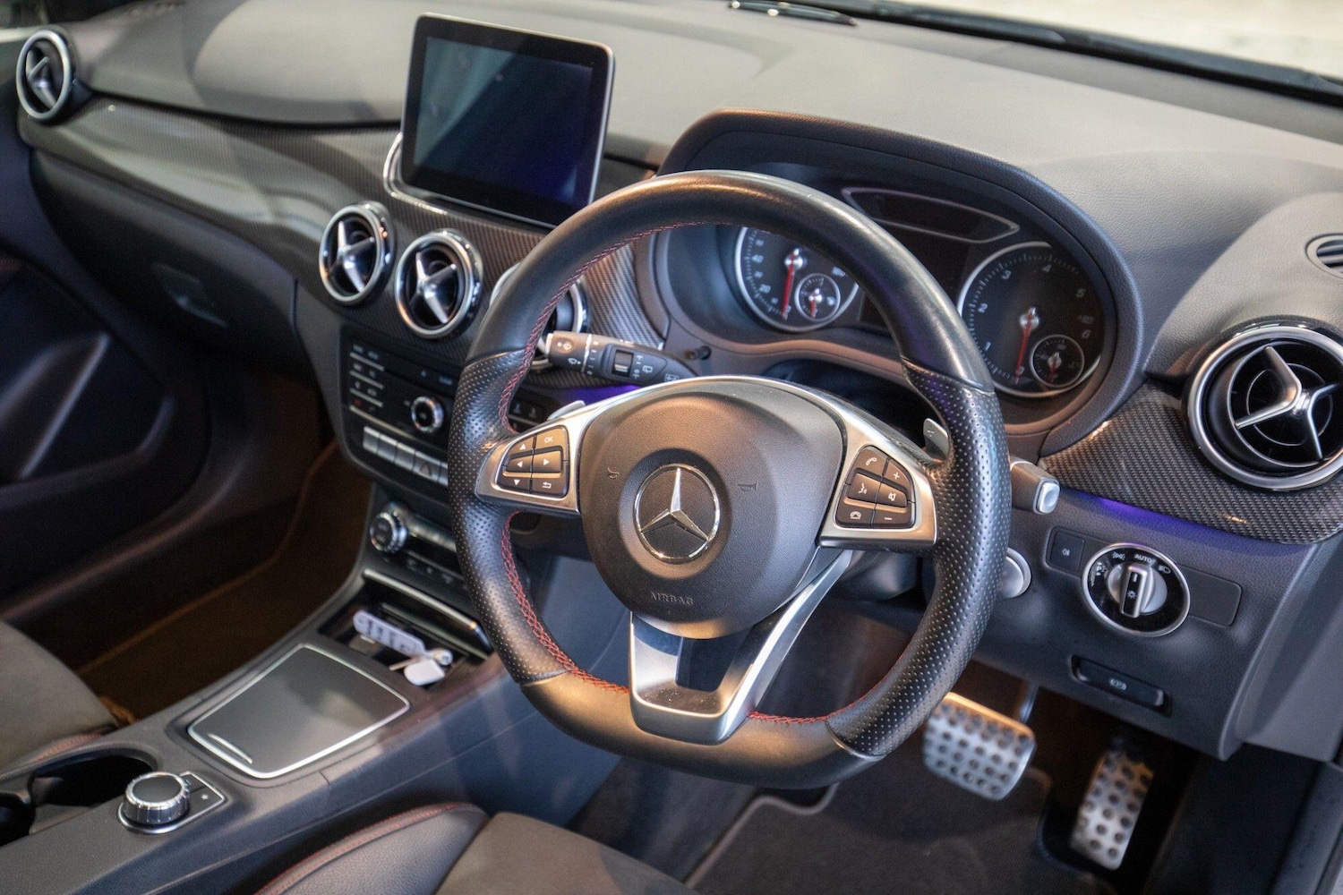 Used Mercedes-Benz B Class 2018 for sale - 77957593: Photo 2