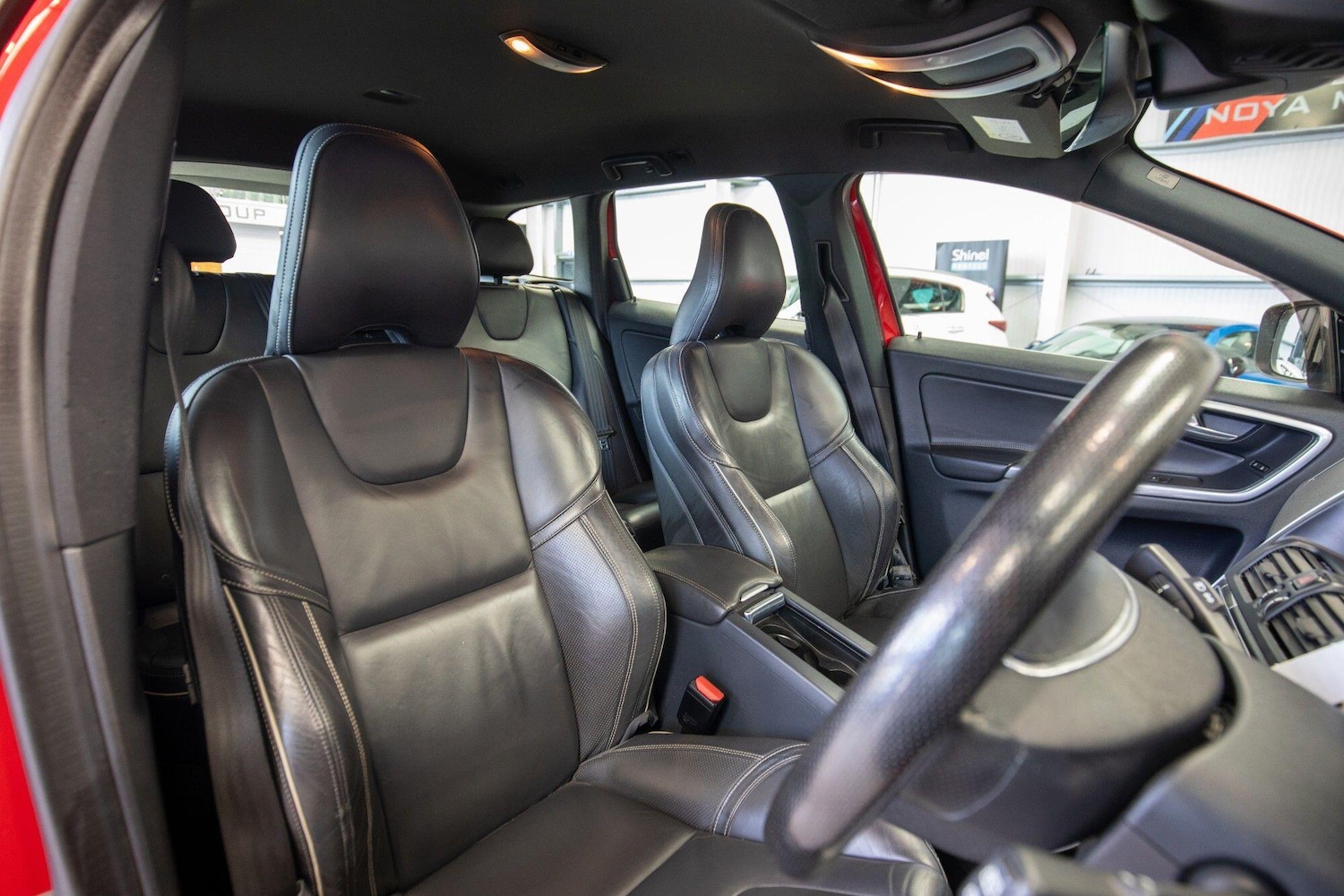 Used Volvo XC60 2015 for sale - 76824988: Photo 2