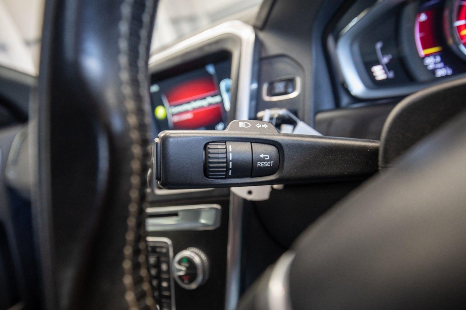 Used Volvo XC60 2015 for sale - 76824988: Photo 30