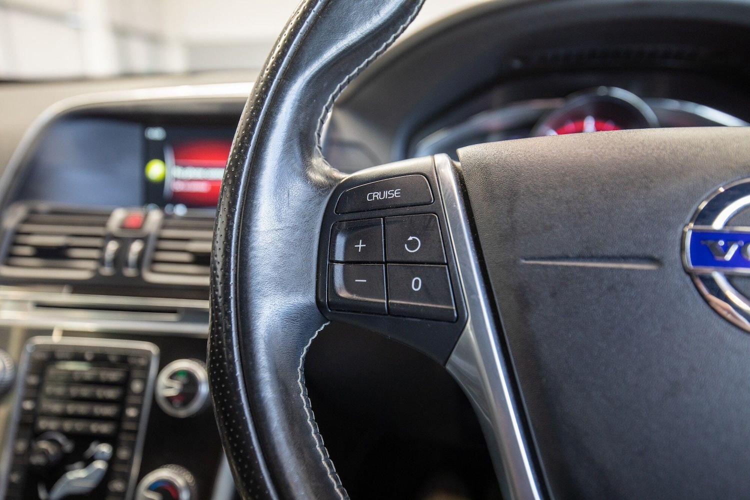 Used Volvo XC60 2015 for sale - 76824988: Photo 33