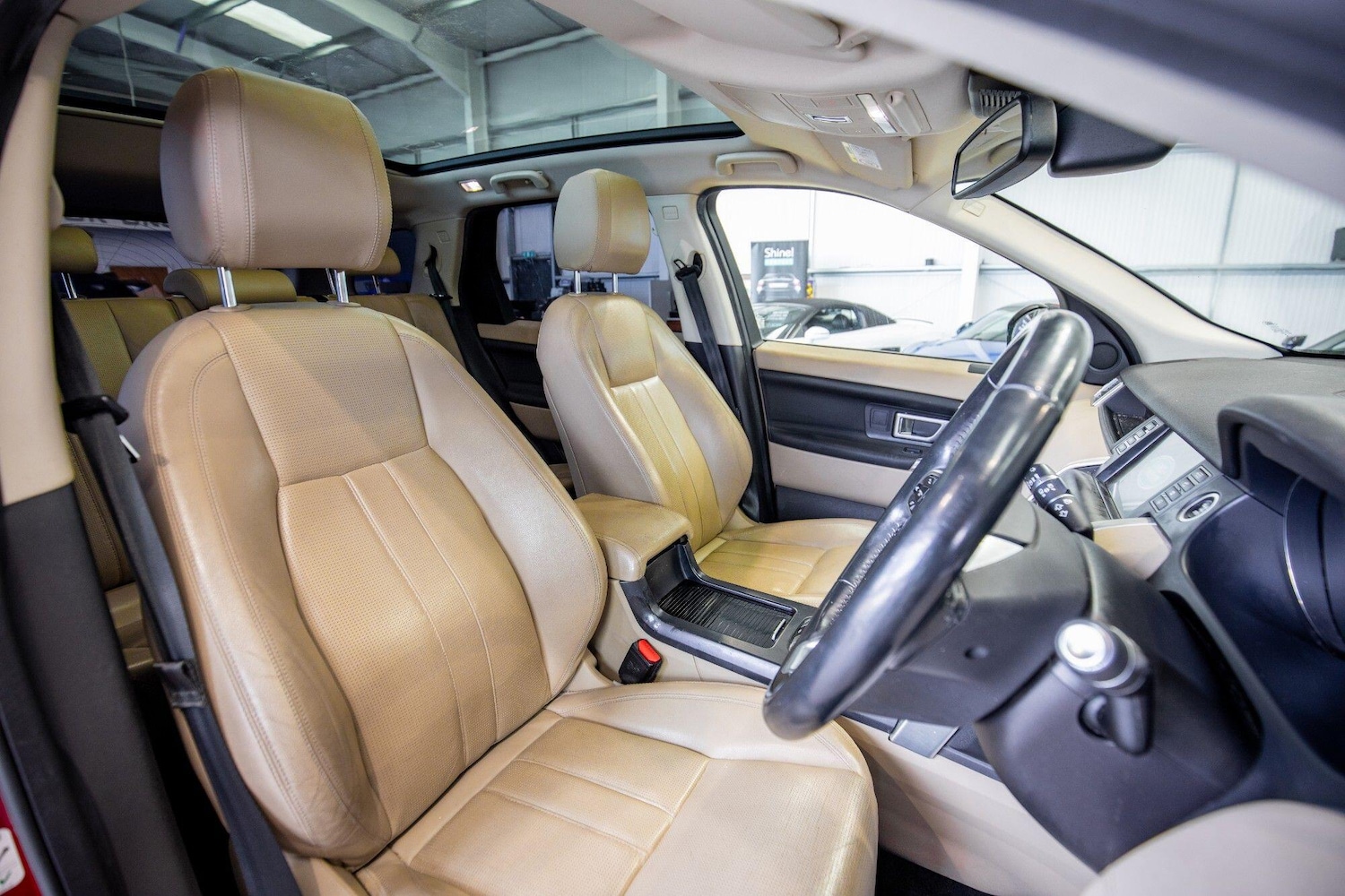 Used Land Rover Discovery Sport 2016 for sale - 77049883: Photo 3