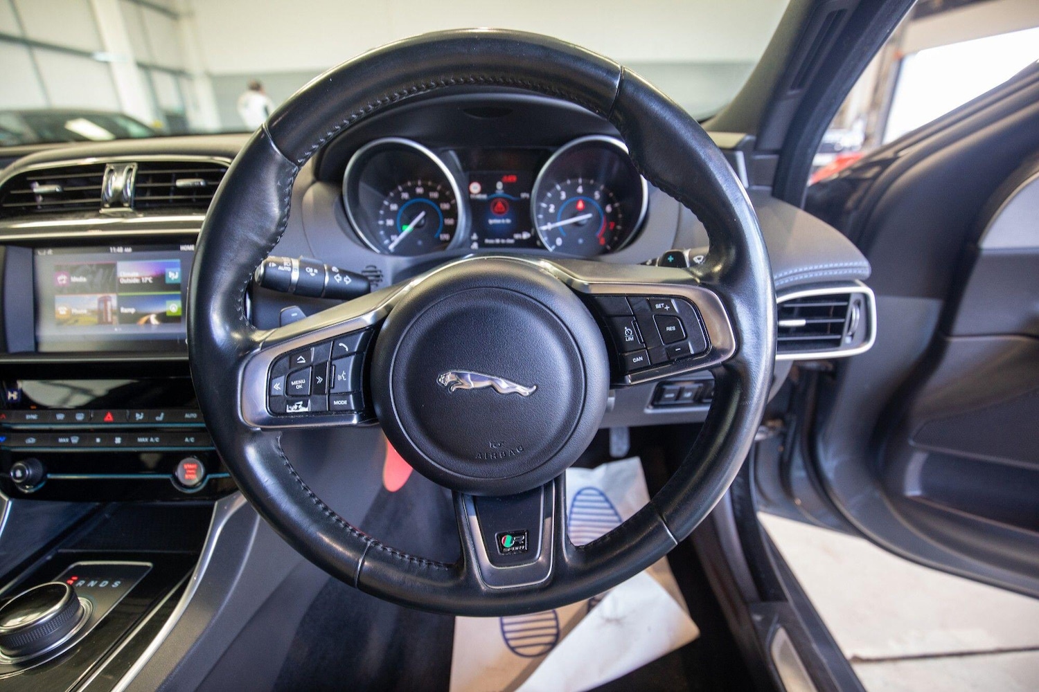 Used Jaguar XE 2016 for sale - 77215431: Photo 17