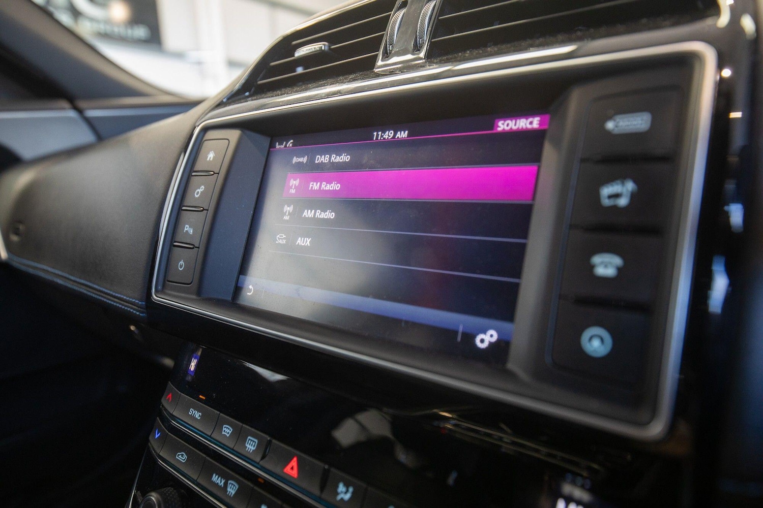 Used Jaguar XE 2016 for sale - 77215431: Photo 20