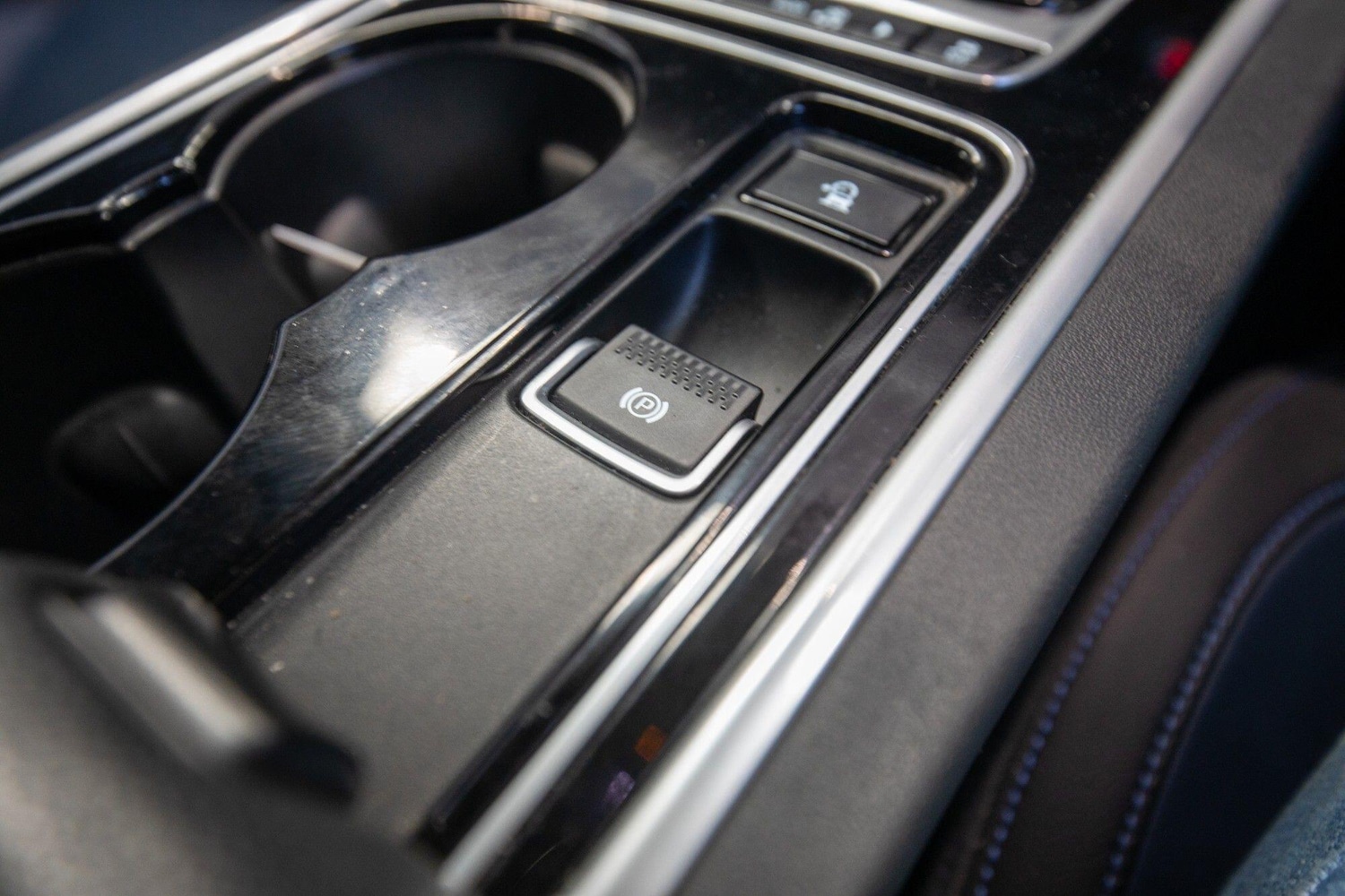 Used Jaguar XE 2016 for sale - 77215431: Photo 28