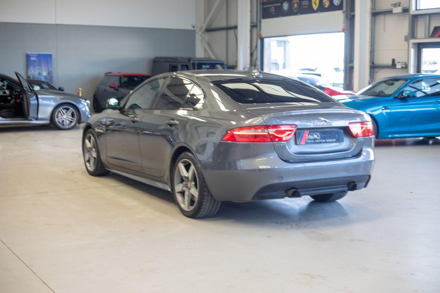 Used Jaguar XE 2016 for sale - 77215431: Photo 4