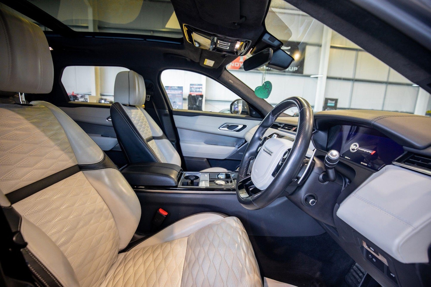 Used Land Rover Range Rover Velar for sale - 76823472: Photo 17