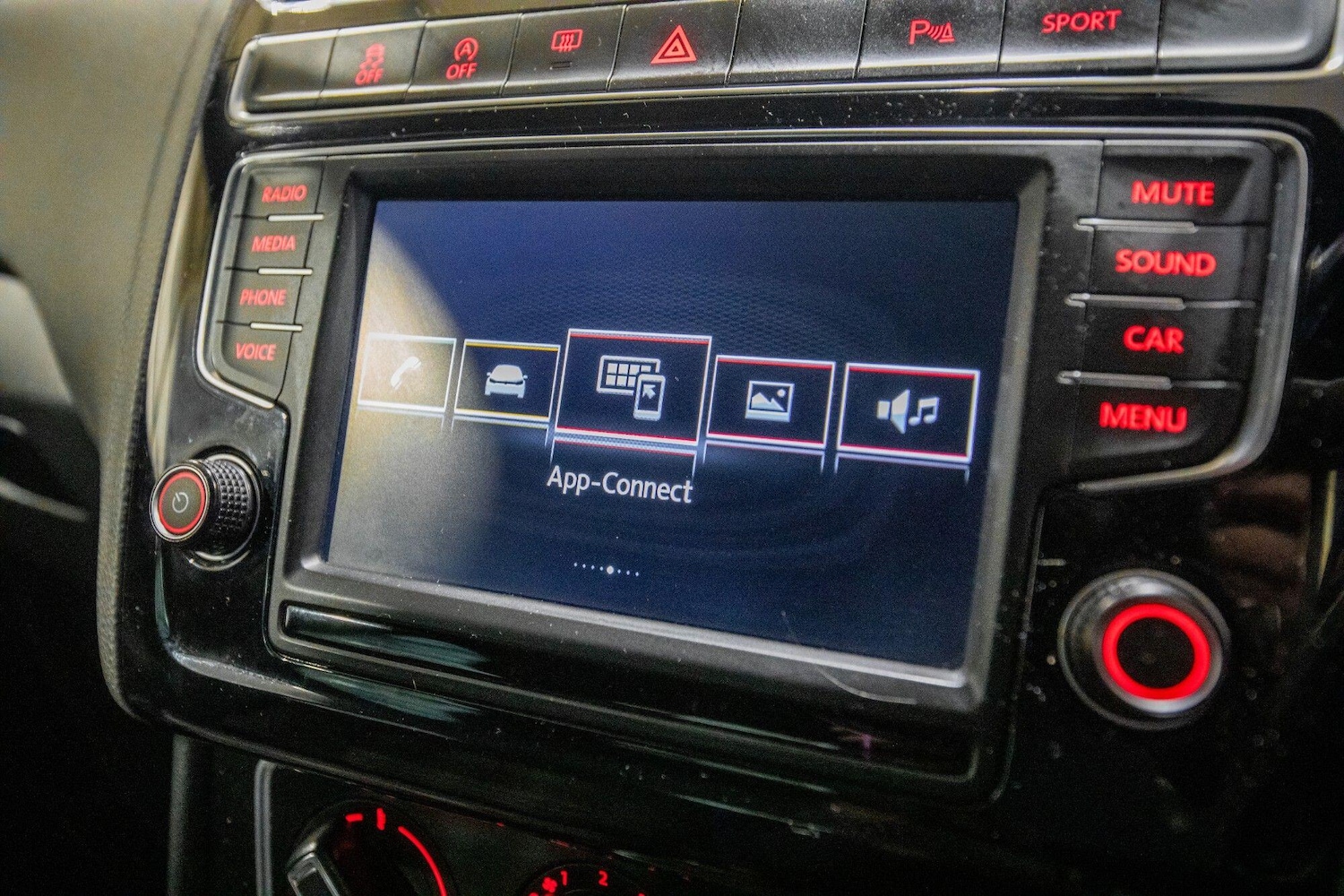 Used Volkswagen Polo 2016 for sale - 77238348: Photo 26