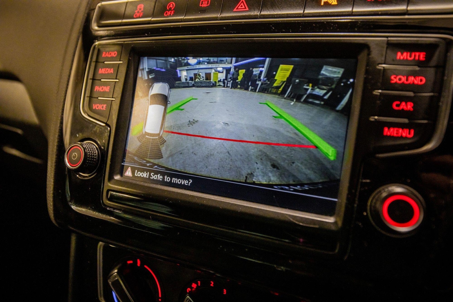 Used Volkswagen Polo 2016 for sale - 77238348: Photo 28