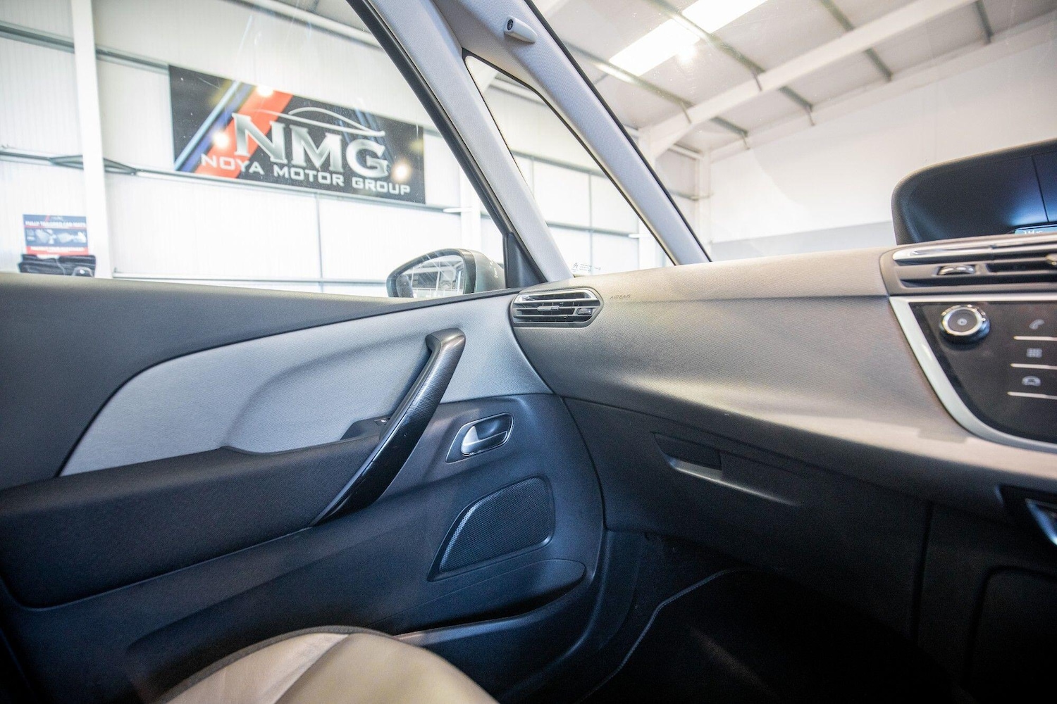 Used Citroen C4 Picasso 2017 for sale - 77029261: Photo 41