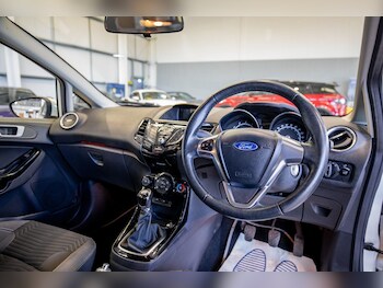 Used Ford Fiesta 2015 for sale - 76823938: Photo