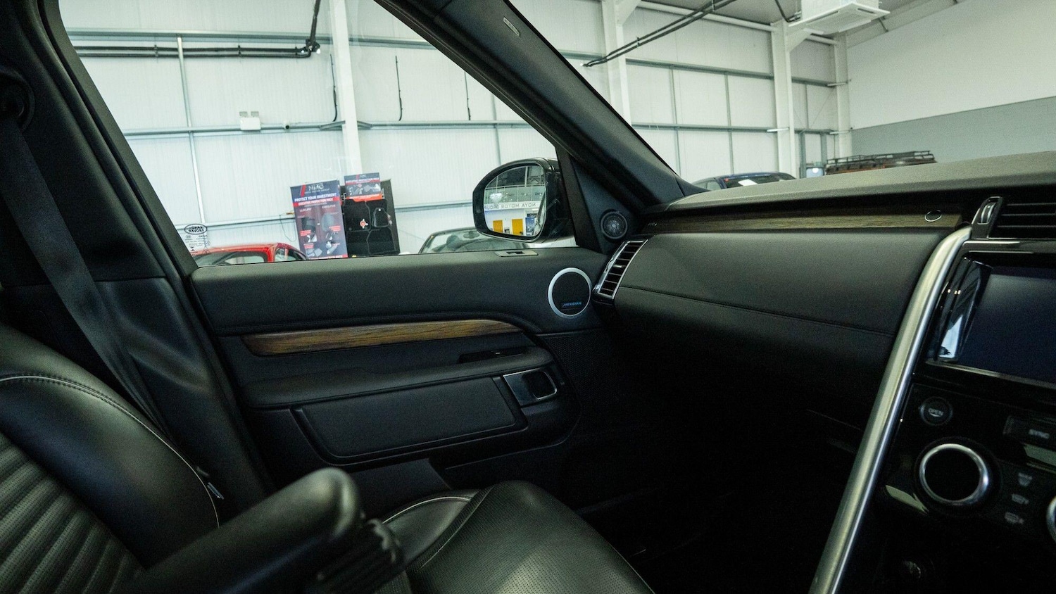 Used Land Rover Discovery 2017 for sale - 77970449: Photo 27